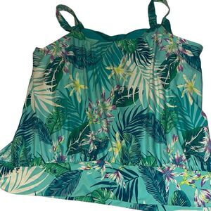 Beach House Ladies size 16W Swimsuit top w/ Bra